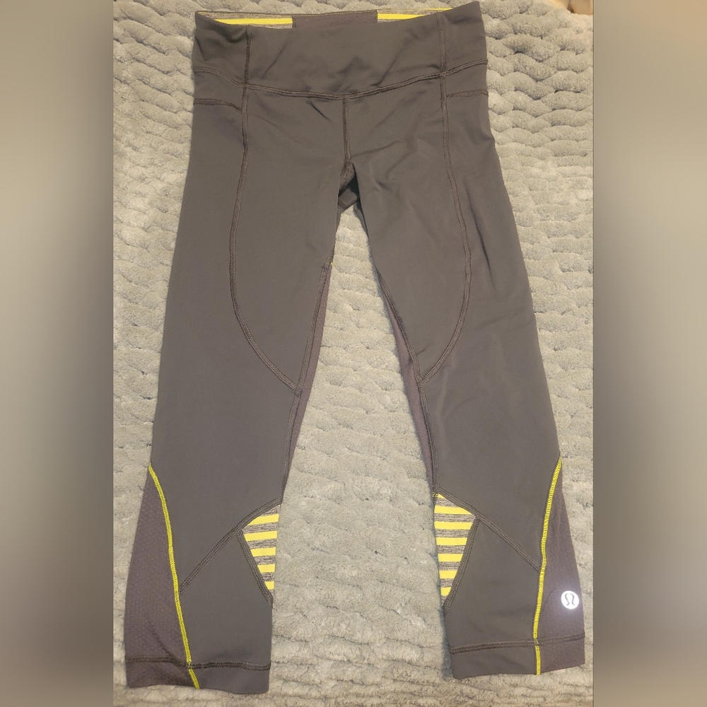 Lululemon Wet Dry Warm Leggings sz 6
